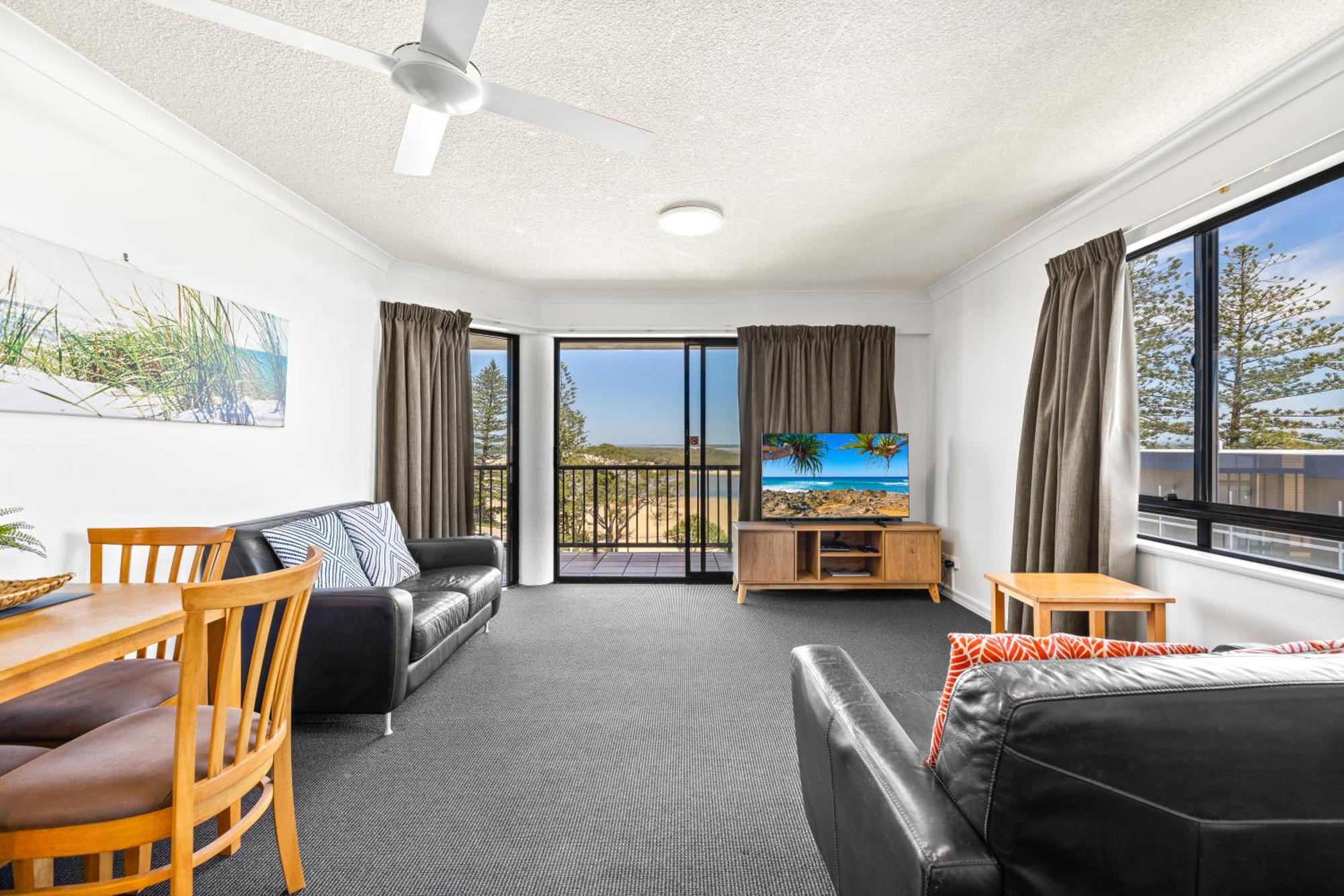 Belaire Place Motel Apartments Калундра Екстериор снимка