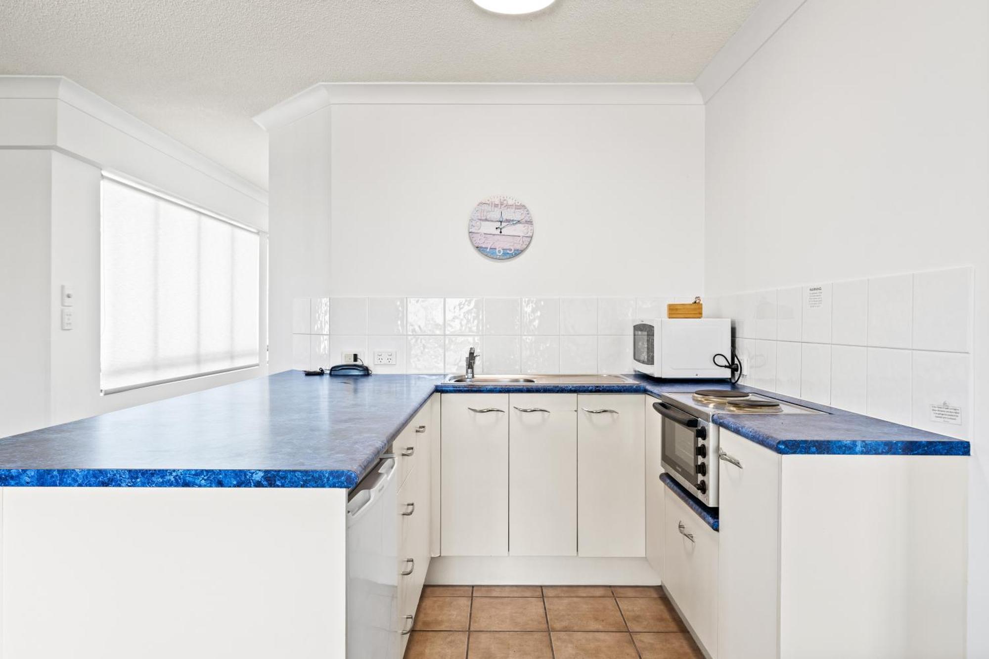 Belaire Place Motel Apartments Калундра Екстериор снимка