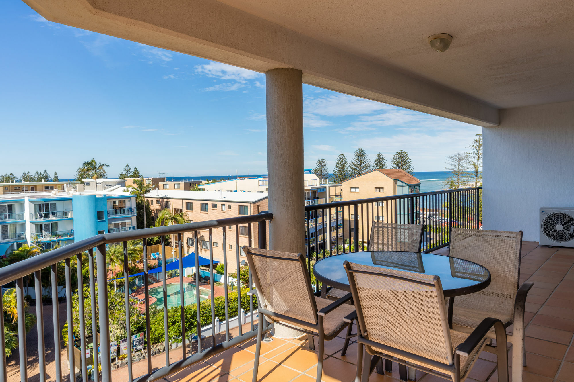 Belaire Place Motel Apartments Калундра Екстериор снимка