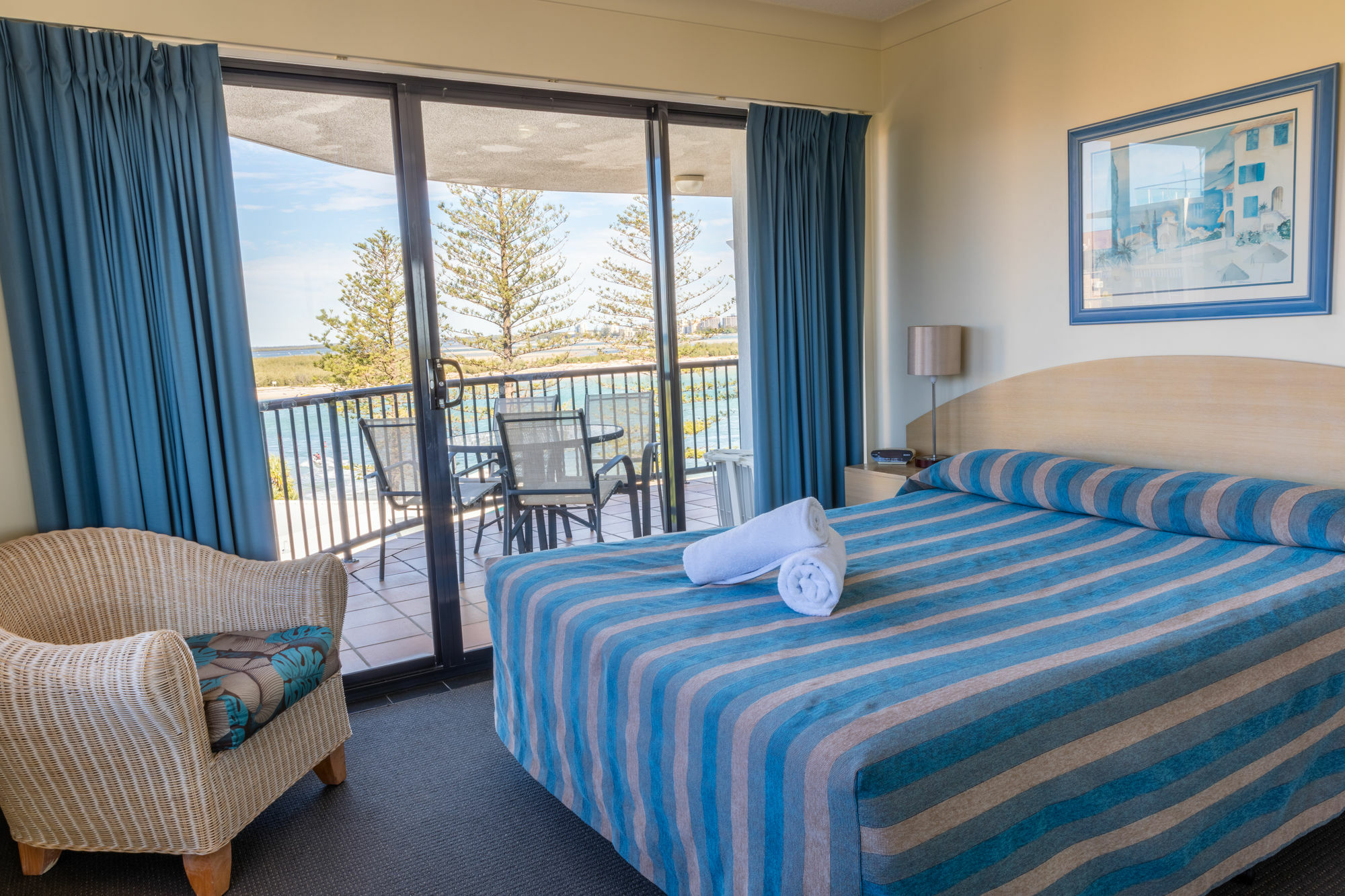 Belaire Place Motel Apartments Калундра Екстериор снимка
