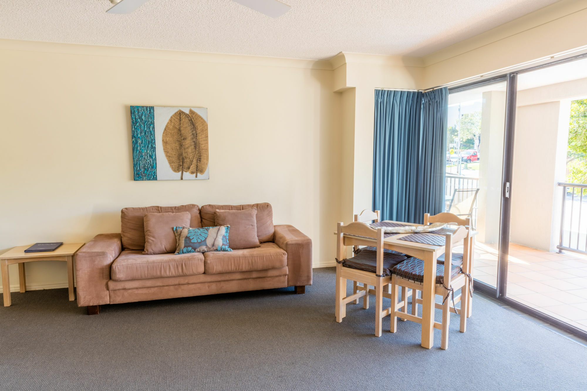 Belaire Place Motel Apartments Калундра Екстериор снимка